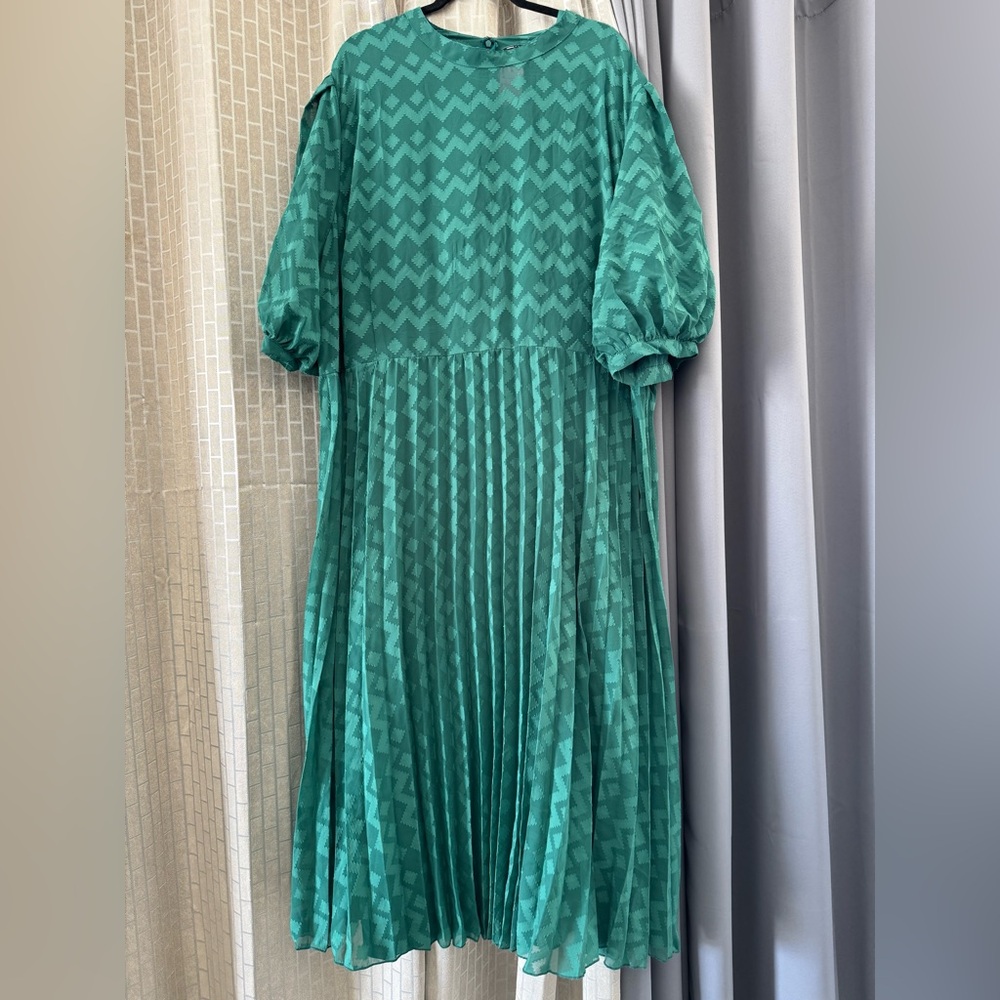 Green patterned overlay dress with slip dress included